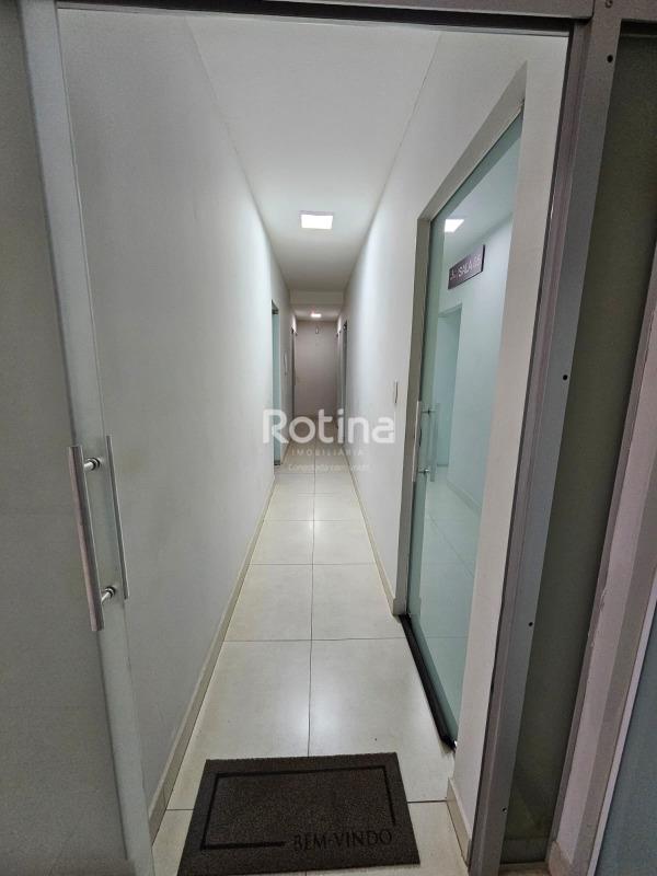 Comercial para alugar, em Uberlândia no bairro Santa Mônica no valor de R$ 10.000,00 - Rotina Imobiliária: 