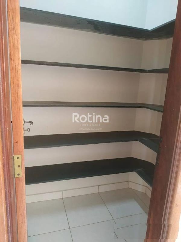 Apartamento para alugar, 3 quartos em Uberlândia no bairro Santa Mônica no valor de R$ 2.300,00 - Rotina Imobiliária: 