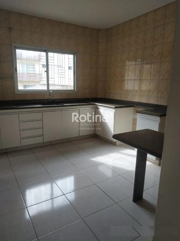 Apartamento para alugar, 3 quartos em Uberlândia no bairro Santa Mônica no valor de R$ 2.300,00 - Rotina Imobiliária: 
