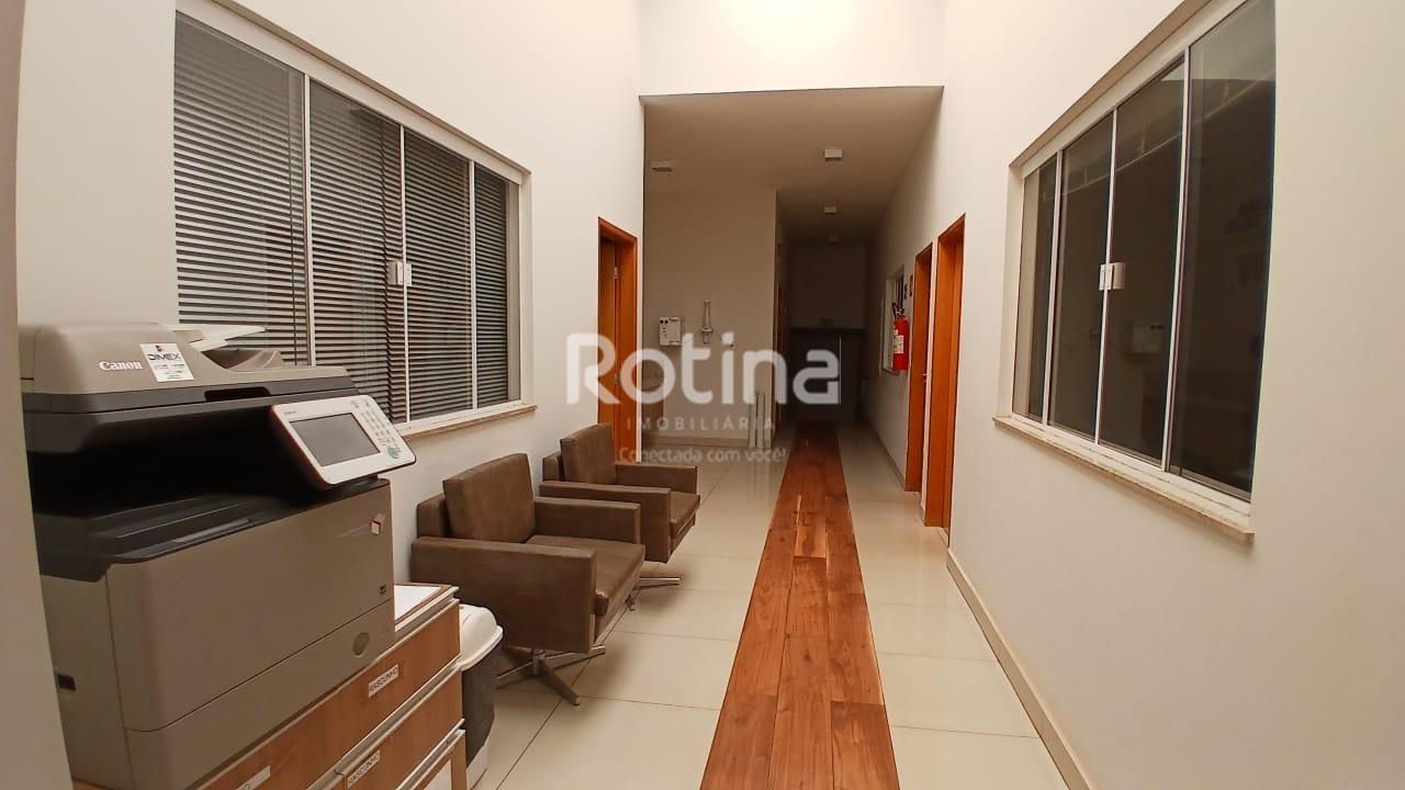 Casa Comercial para alugar, em Uberlândia no bairro Vigilato Pereira no valor de R$ 22.000,00 - Rotina Imobiliária: 