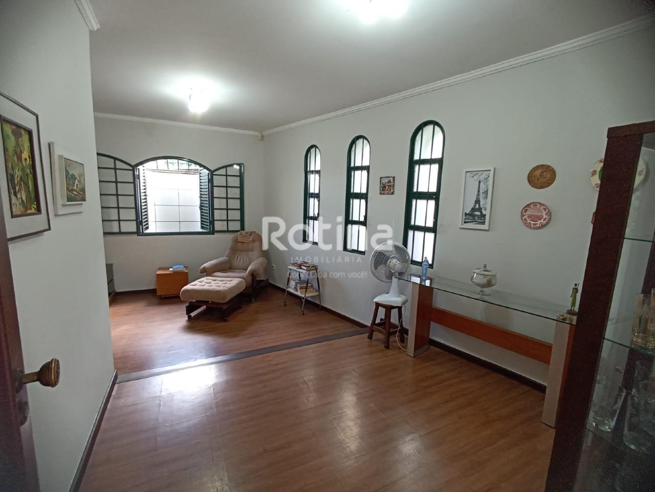 Casa à venda, 3 quartos em Uberlândia no bairro Lídice no valor de R$ 900.000,00 - Rotina Imobiliária: 