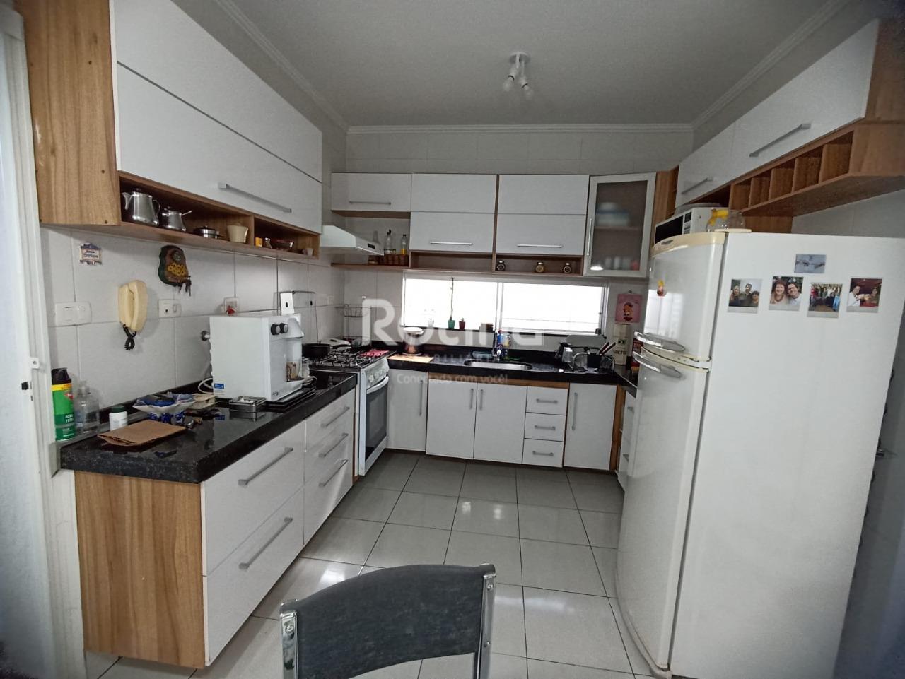 Casa à venda, 3 quartos em Uberlândia no bairro Lídice no valor de R$ 900.000,00 - Rotina Imobiliária: 