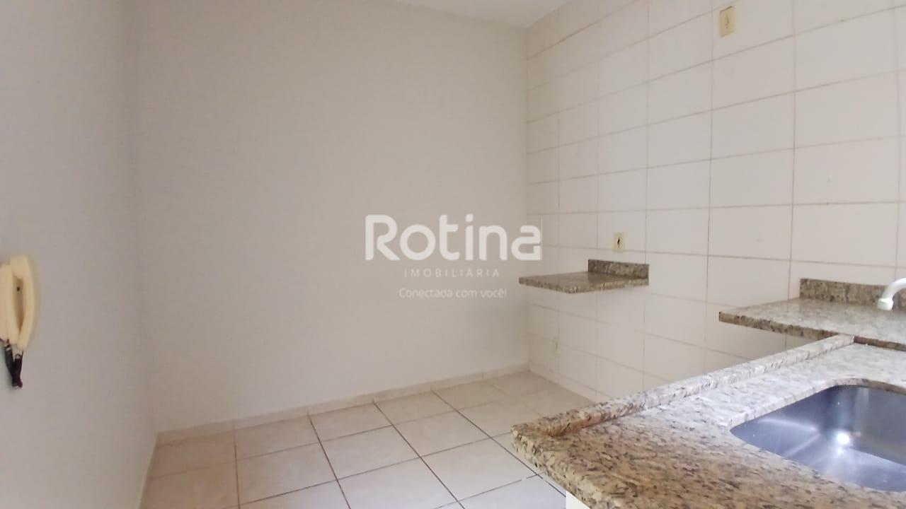 Casa Condomínio Fechado para alugar, 3 quartos em Uberlândia no bairro Vigilato Pereira no valor de R$ 1.800,00 - Rotina Imobiliária: 