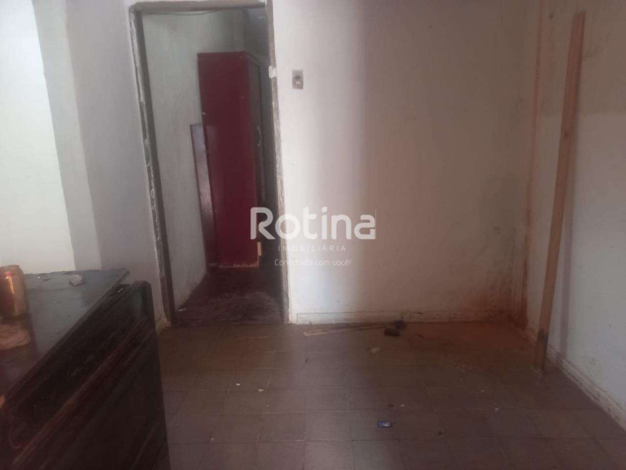 Casa à venda, 4 quartos em Uberlândia no bairro Centro no valor de R$ 200.000,00 - Rotina Imobiliária: 