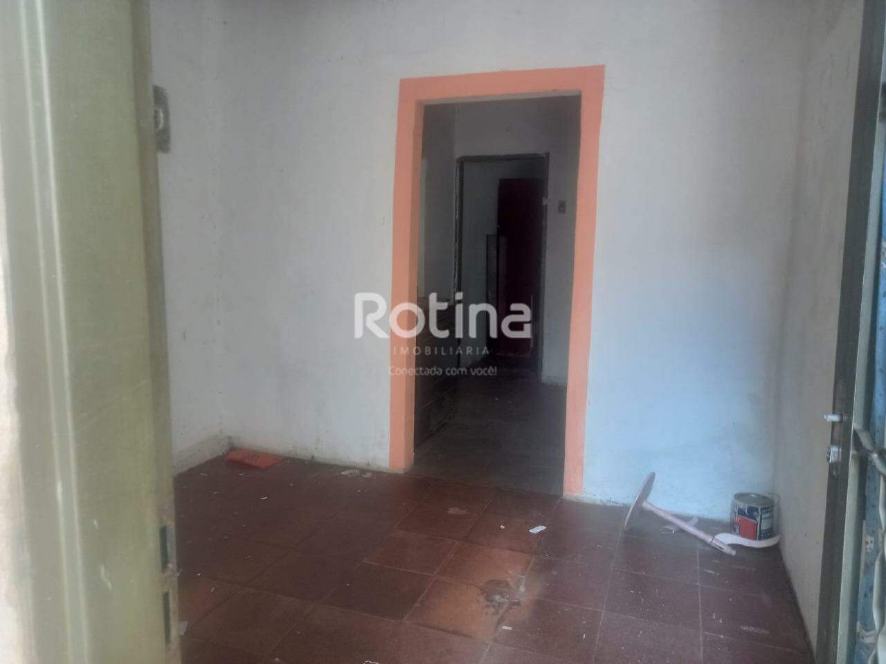 Casa à venda, 4 quartos em Uberlândia no bairro Centro no valor de R$ 200.000,00 - Rotina Imobiliária: 