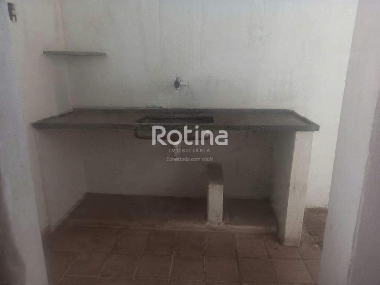 Casa à venda, 4 quartos em Uberlândia no bairro Centro no valor de R$ 200.000,00 - Rotina Imobiliária: 