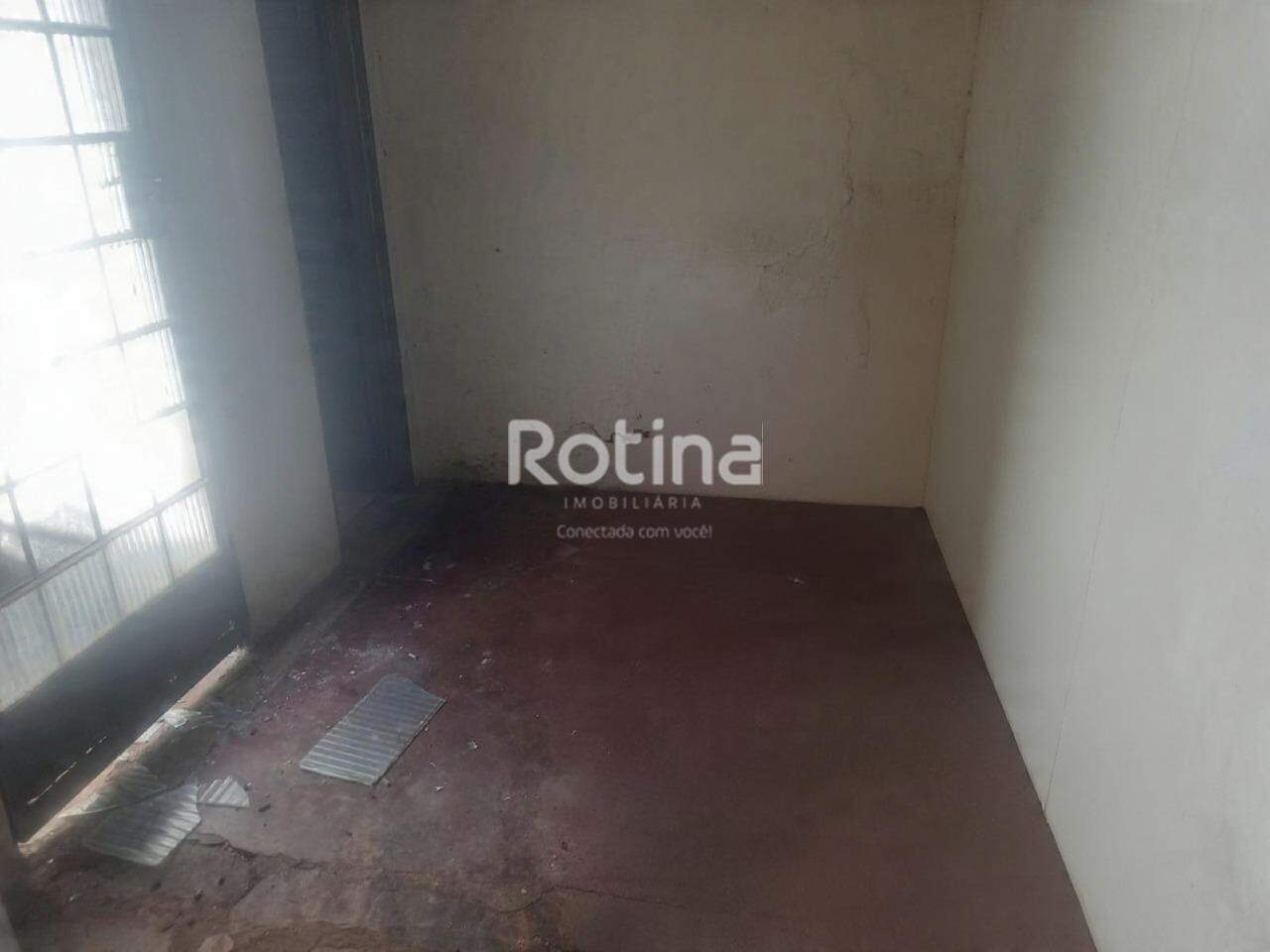 Casa à venda, 4 quartos em Uberlândia no bairro Centro no valor de R$ 200.000,00 - Rotina Imobiliária: 