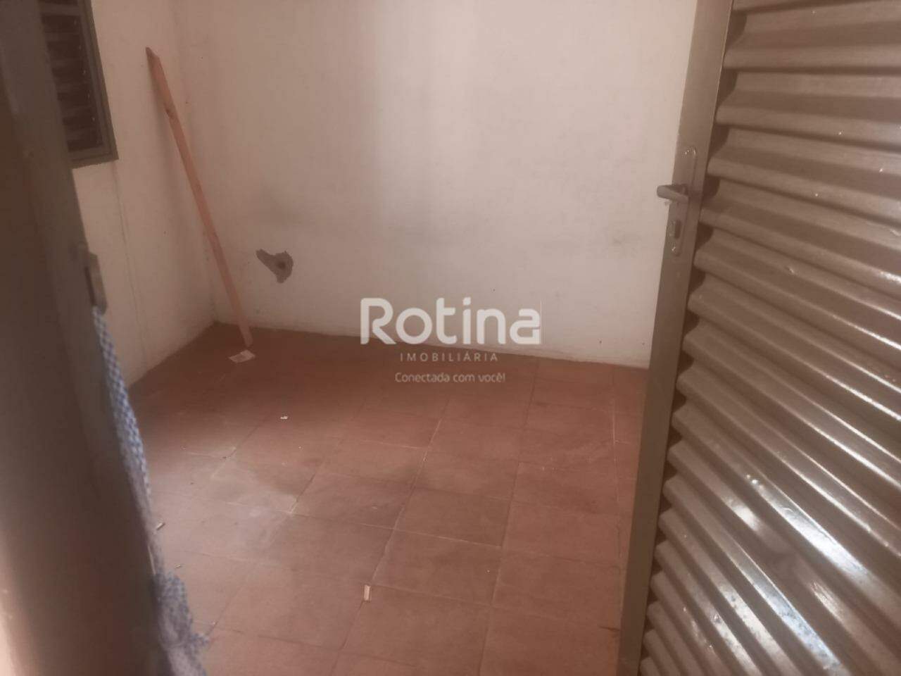 Casa à venda, 4 quartos em Uberlândia no bairro Centro no valor de R$ 200.000,00 - Rotina Imobiliária: 