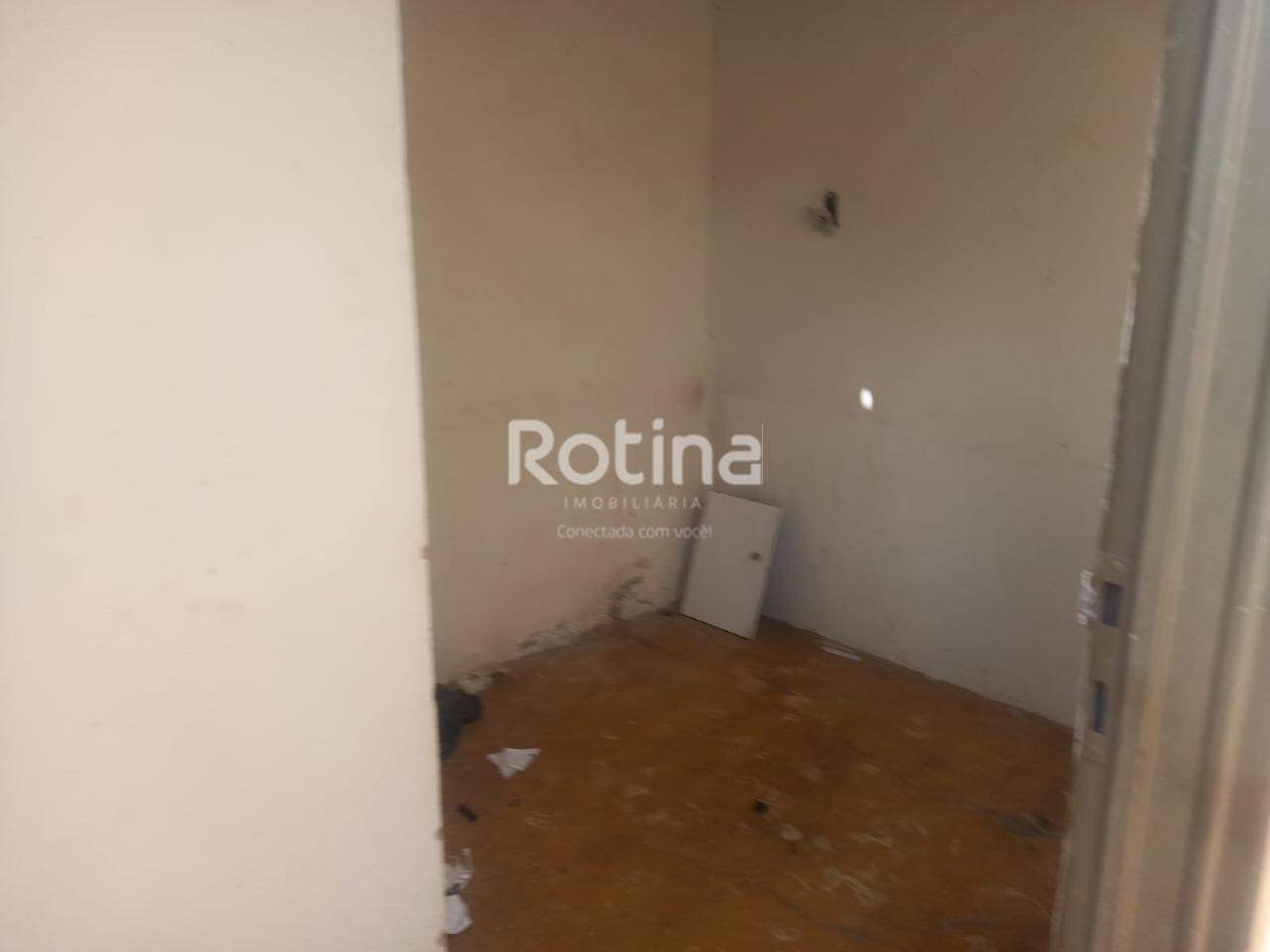 Casa à venda, 4 quartos em Uberlândia no bairro Centro no valor de R$ 200.000,00 - Rotina Imobiliária: 
