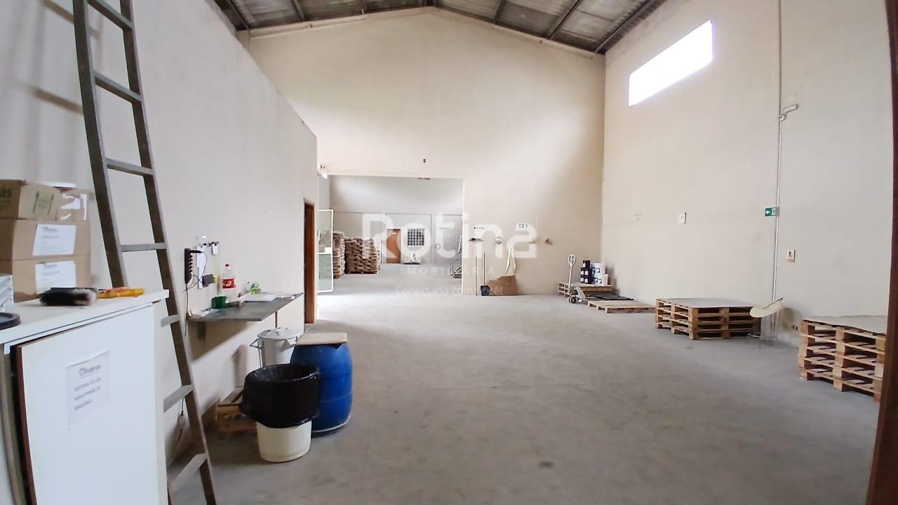 Galpão para alugar, em Uberlândia no bairro Distrito Industrial no valor de R$ 12.500,00 - Rotina Imobiliária: 