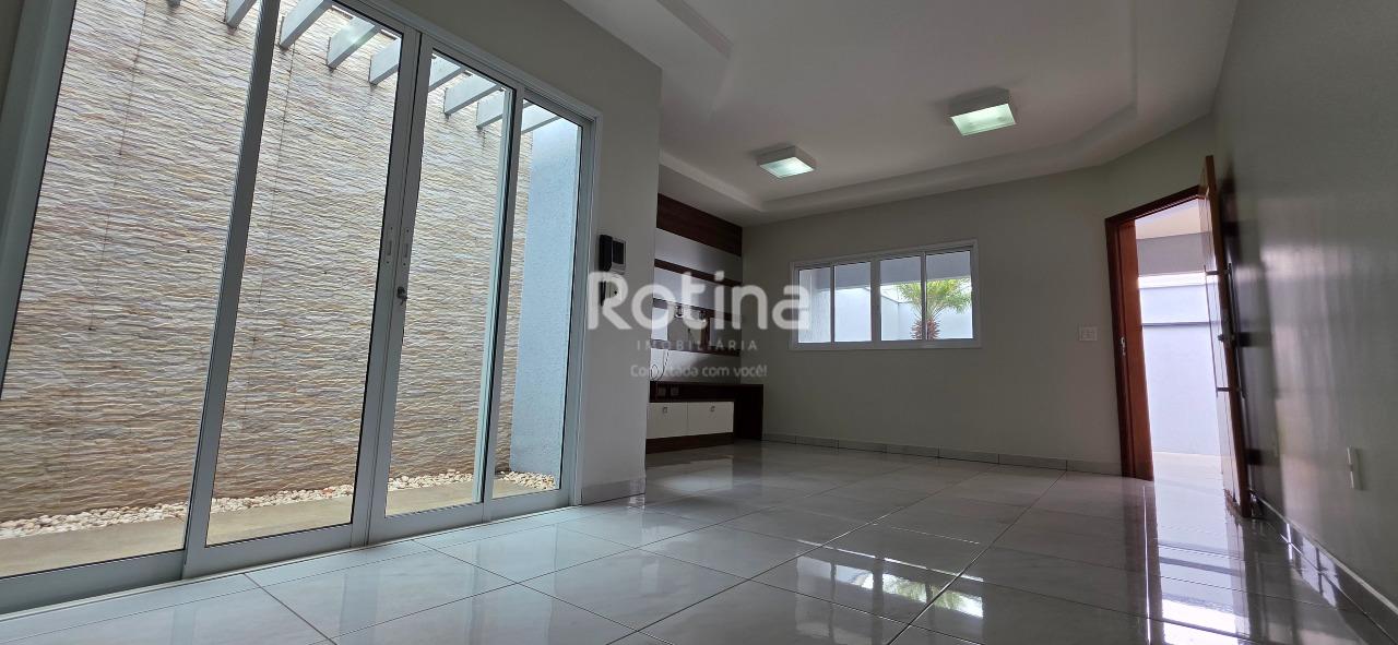 Casa para alugar, 3 quartos em Uberlândia no bairro Jardim Veneza no valor de R$ 4.000,00 - Rotina Imobiliária: 