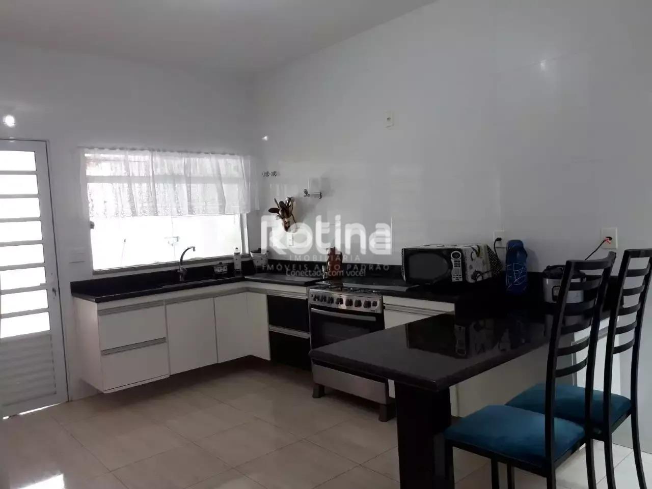 Casa à venda, 3 quartos em Uberlândia no bairro Cidade Jardim no valor de R$ 790.000,00 - Rotina Imobiliária: 