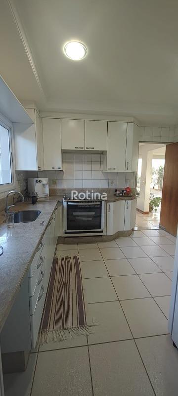 Casa à venda, 4 quartos em Uberlândia no bairro Jardim Karaíba no valor de R$ 1.500.000,00 - Rotina Imobiliária: 