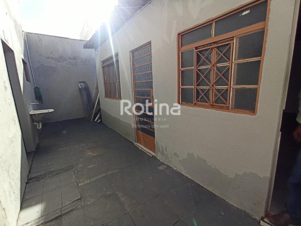 Casa para alugar, 1 quarto em Uberlândia no bairro Martins no valor de R$ 800,00 - Rotina Imobiliária: 