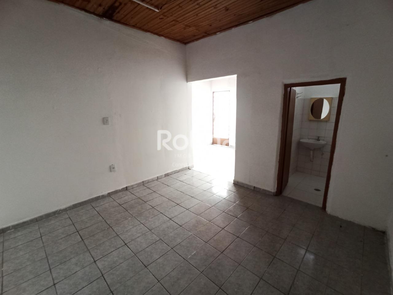 Casa para alugar, 1 quarto em Uberlândia no bairro Martins no valor de R$ 800,00 - Rotina Imobiliária: 