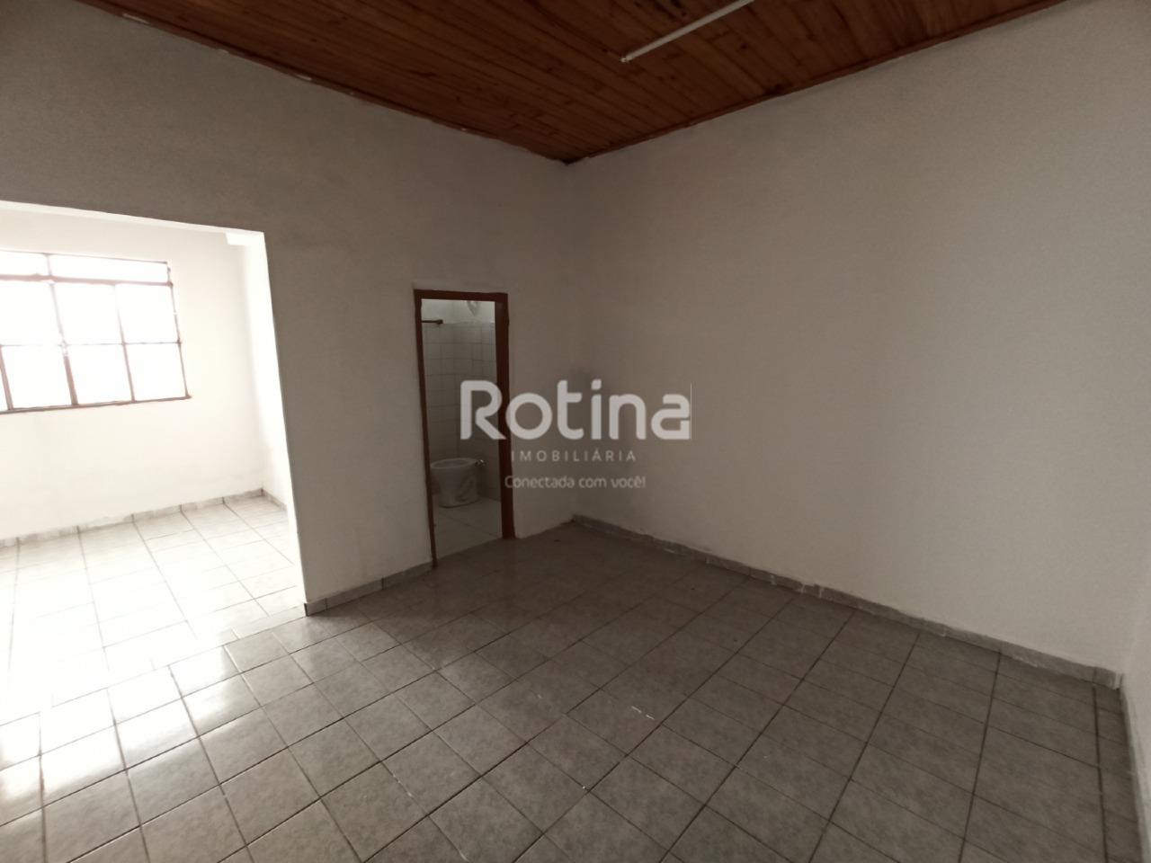 Casa para alugar, 1 quarto em Uberlândia no bairro Martins no valor de R$ 800,00 - Rotina Imobiliária: 