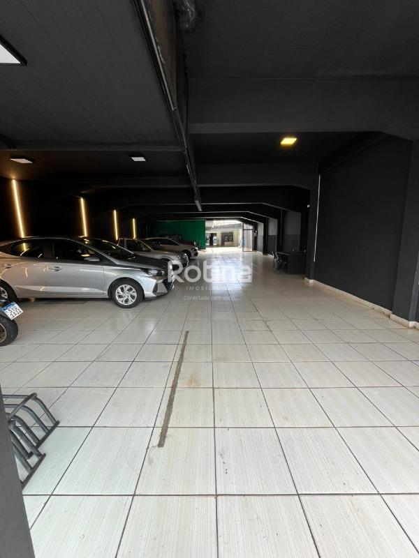 Comercial para alugar, em Uberlândia no bairro Nossa Senhora Aparecida no valor de R$ 8.000,00 - Rotina Imobiliária: 