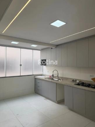 Apartamento para alugar, 3 quartos em Uberlândia no bairro Nossa Senhora Aparecida no valor de R$ 4.500,00 - Rotina Imobiliária: 