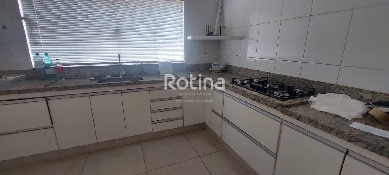 Casa Comercial para alugar, 3 quartos em Uberlândia no bairro Lídice no valor de R$ 6.000,00 - Rotina Imobiliária: 