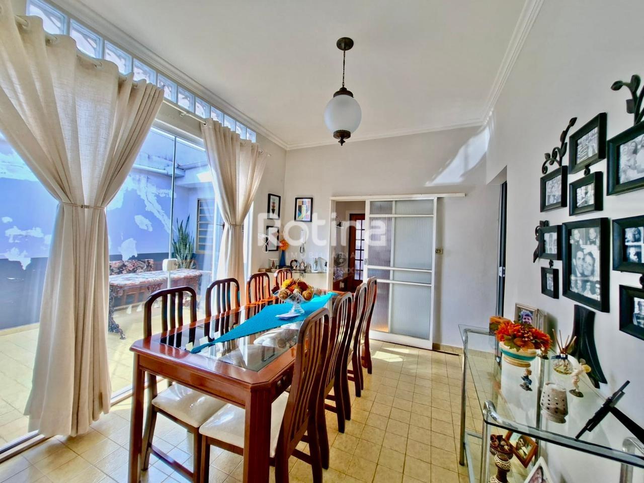 Casa à venda, 6 quartos em Uberlândia no bairro Nossa Senhora Aparecida no valor de R$ 850.000,00 - Rotina Imobiliária: 