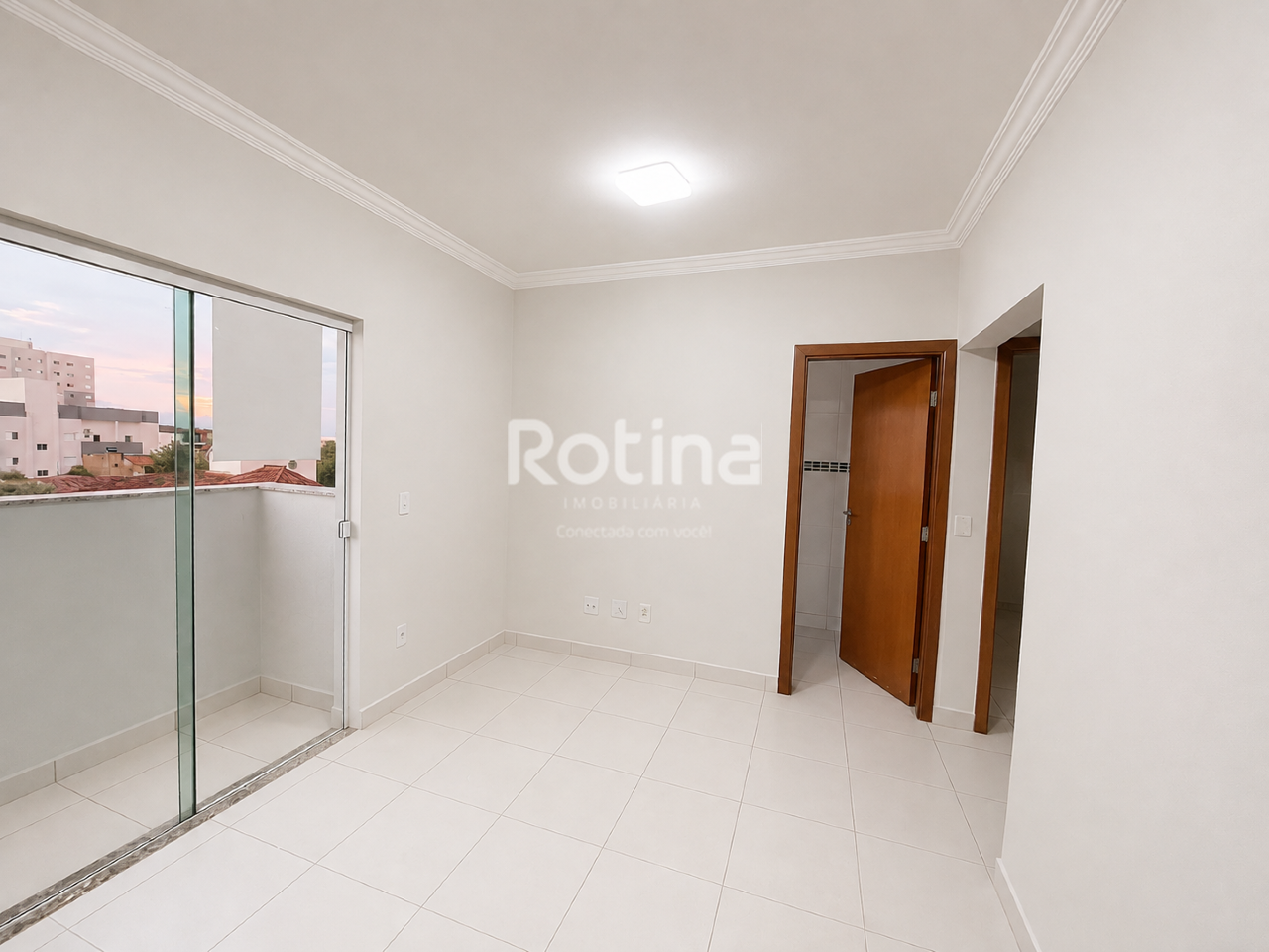 Apartamento à venda, 2 quartos em Uberlândia no bairro Umuarama no valor de R$ 280.000,00 - Rotina Imobiliária: 