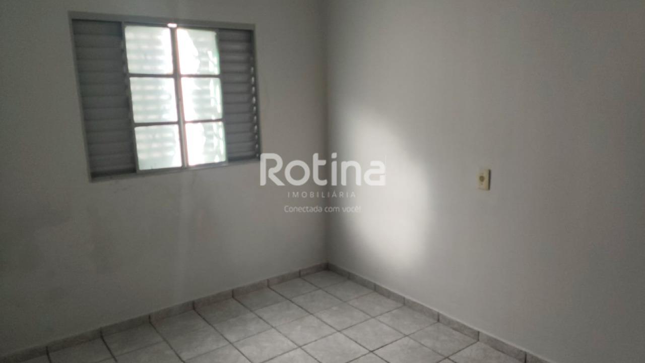 Casa para alugar, 3 quartos em Uberlândia no bairro Planalto no valor de R$ 1.400,00 - Rotina Imobiliária: 