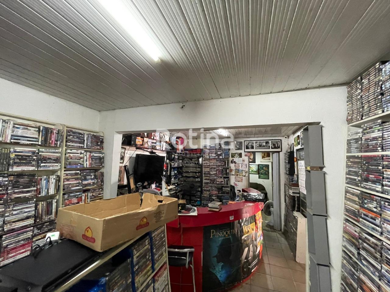 Casa à venda, 3 quartos em Uberlândia no bairro Brasil no valor de R$ 225.000,00 - Rotina Imobiliária: 