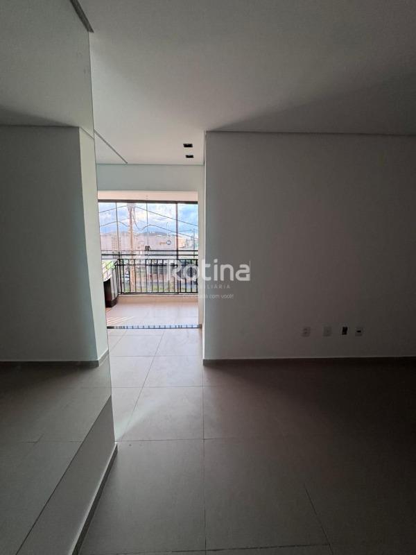 Apartamento para alugar, 3 quartos em Uberlândia no bairro Grand Ville no valor de R$ 2.500,00 - Rotina Imobiliária: 