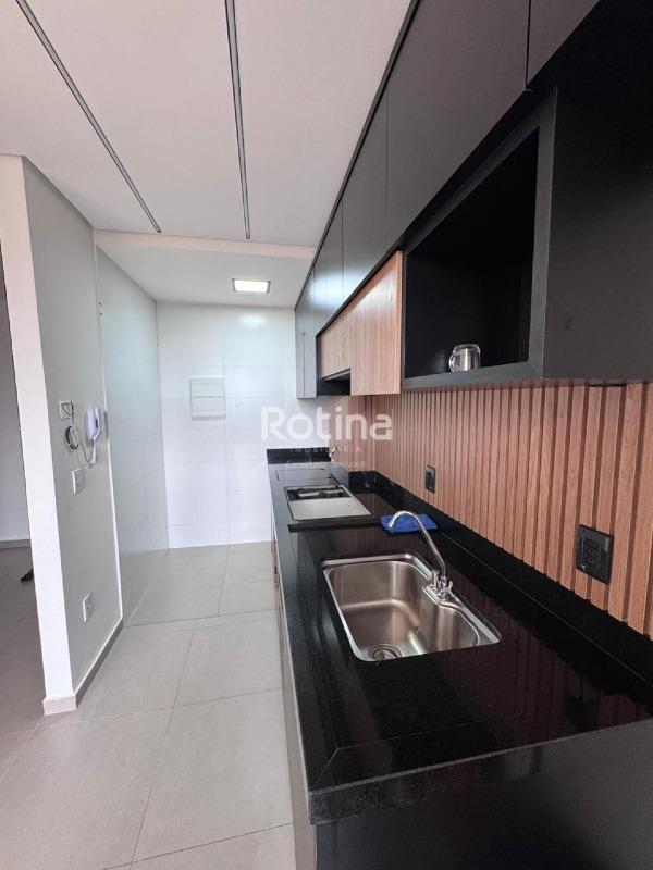 Apartamento para alugar, 3 quartos em Uberlândia no bairro Grand Ville no valor de R$ 2.500,00 - Rotina Imobiliária: 