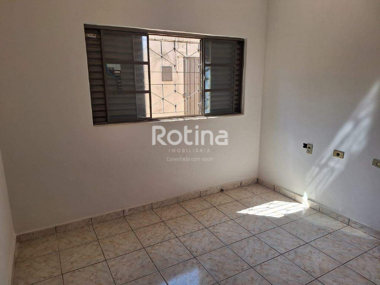 Casa à venda, 4 quartos em Uberlândia no bairro Nossa Senhora Aparecida no valor de R$ 650.000,00 - Rotina Imobiliária: 