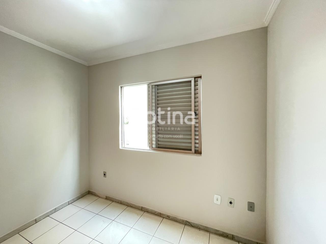 Apartamento à venda, 3 quartos em Uberlândia no bairro Brasil no valor de R$ 240.000,00 - Rotina Imobiliária: 