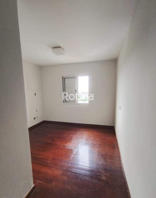 Apartamento para alugar, 3 quartos em Uberlândia no bairro Martins no valor de R$ 2.800,00 - Rotina Imobiliária: 