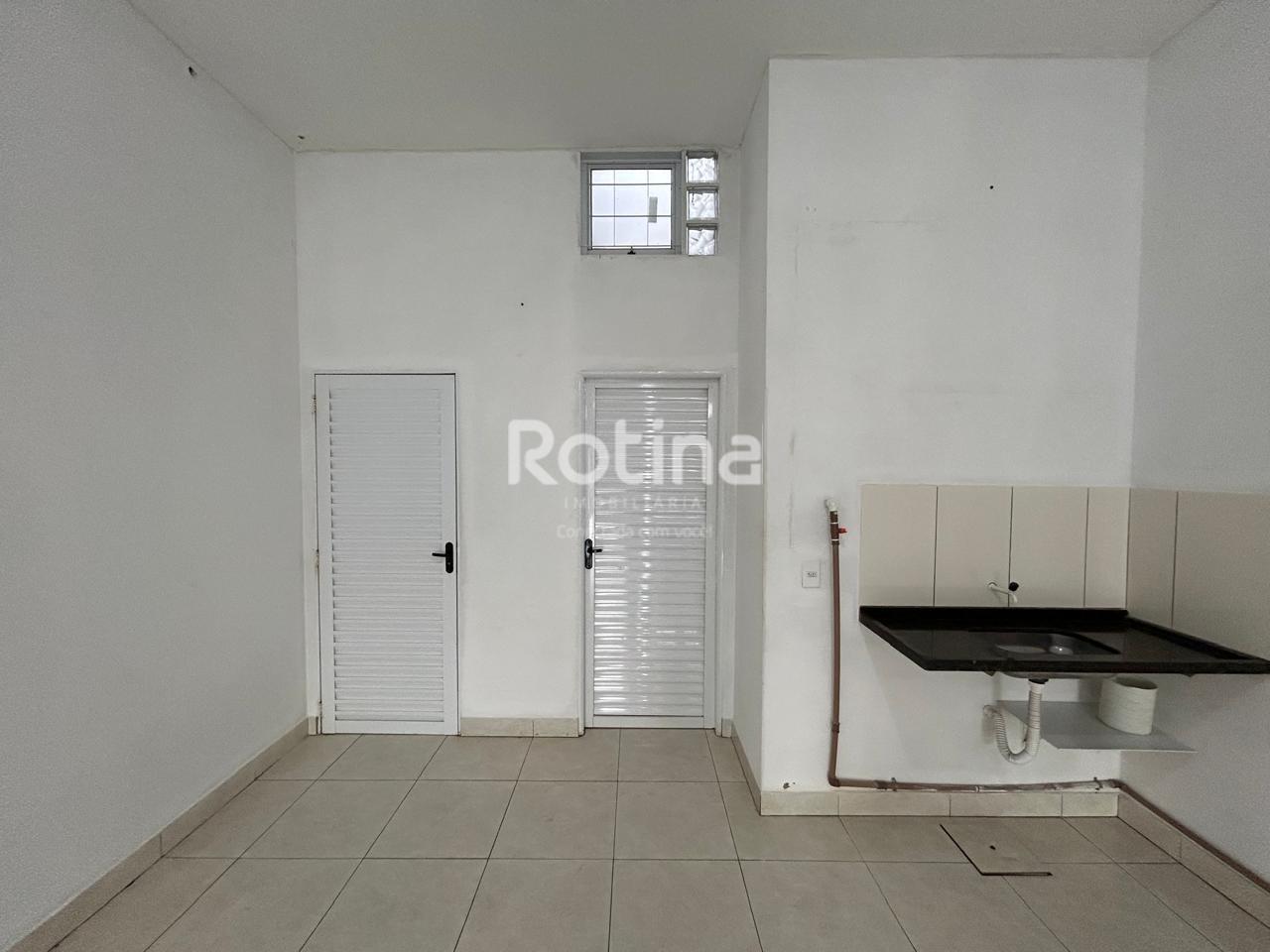 Comercial para alugar, em Uberlândia no bairro Santa Rosa no valor de R$ 1.500,00 - Rotina Imobiliária: 
