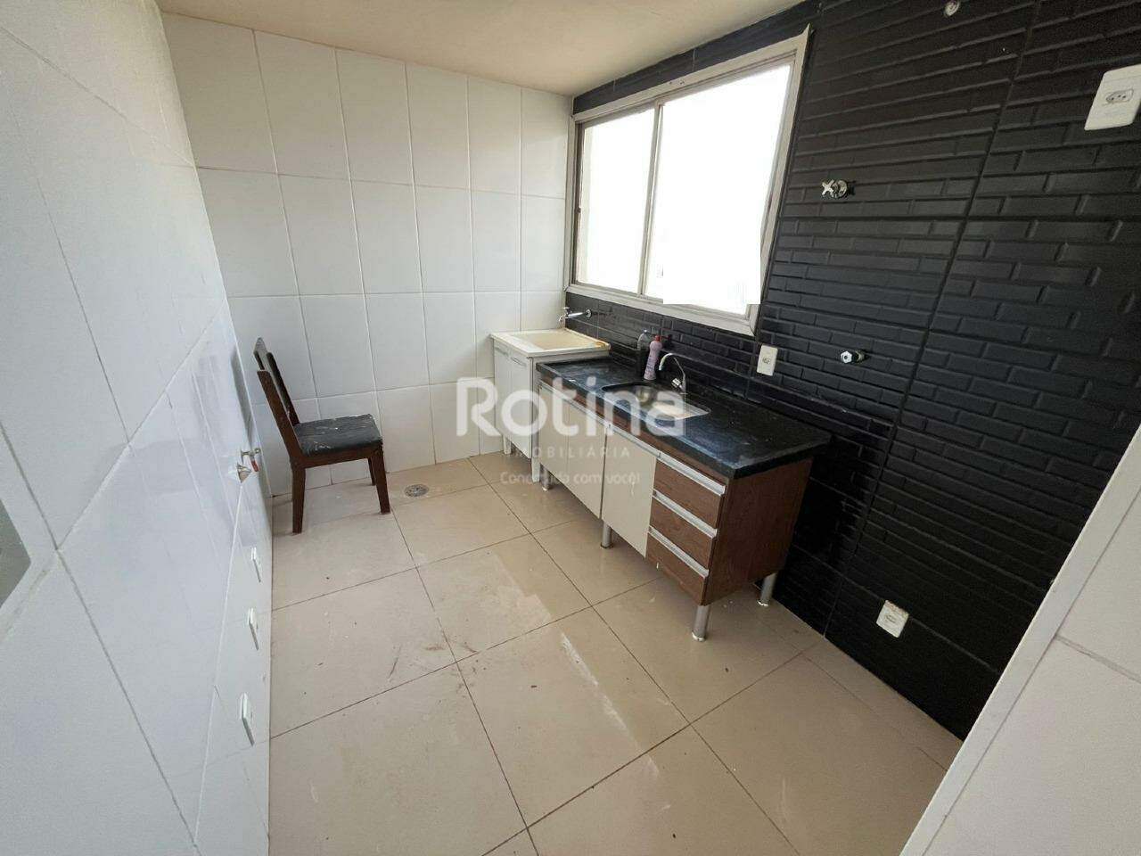 Apartamento para alugar, 2 quartos em Uberlândia no bairro Bom Jesus no valor de R$ 1.200,00 - Rotina Imobiliária: 