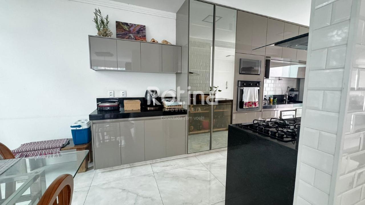 Casa à venda, em Uberlândia no bairro Cidade Jardim no valor de R$ 850.000,00 - Rotina Imobiliária: 