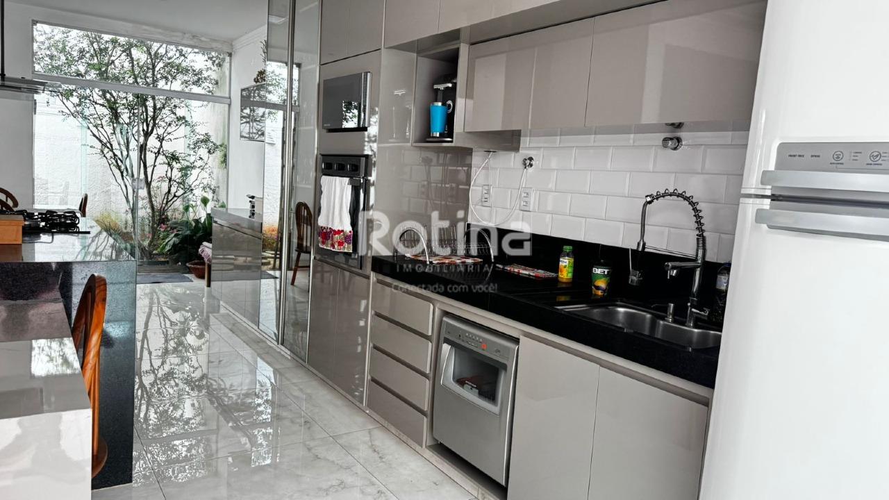 Casa à venda, em Uberlândia no bairro Cidade Jardim no valor de R$ 850.000,00 - Rotina Imobiliária: 