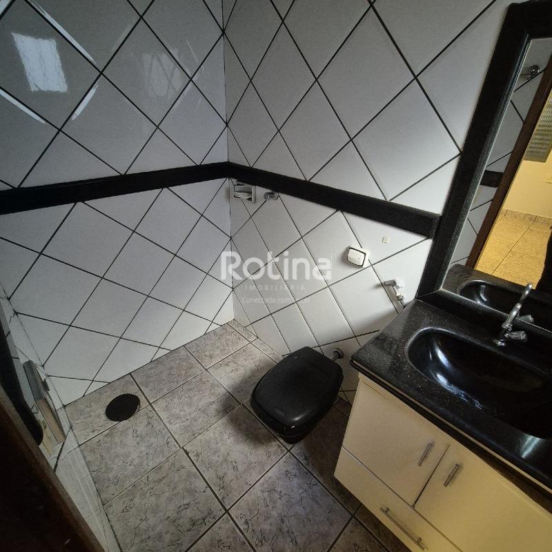 Casa à venda, 3 quartos em Uberlândia no bairro Segismundo Pereira no valor de R$ 530.000,00 - Rotina Imobiliária: 
