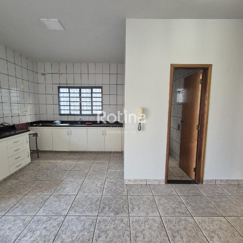 Casa à venda, 3 quartos em Uberlândia no bairro Segismundo Pereira no valor de R$ 530.000,00 - Rotina Imobiliária: 