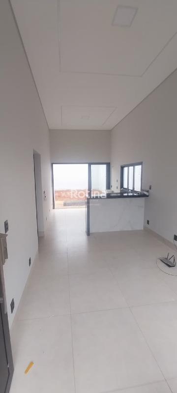 Casa à venda, 3 quartos em Uberlândia no bairro Laranjeiras no valor de R$ 530.000,00 - Rotina Imobiliária: 