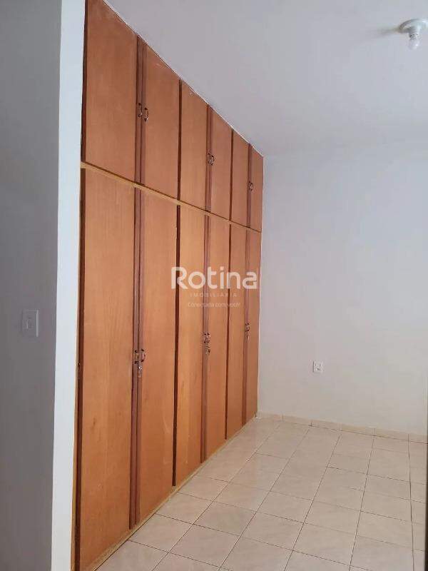 Casa à venda, 3 quartos em Uberlândia no bairro Santa Mônica no valor de R$ 790.000,00 - Rotina Imobiliária: 