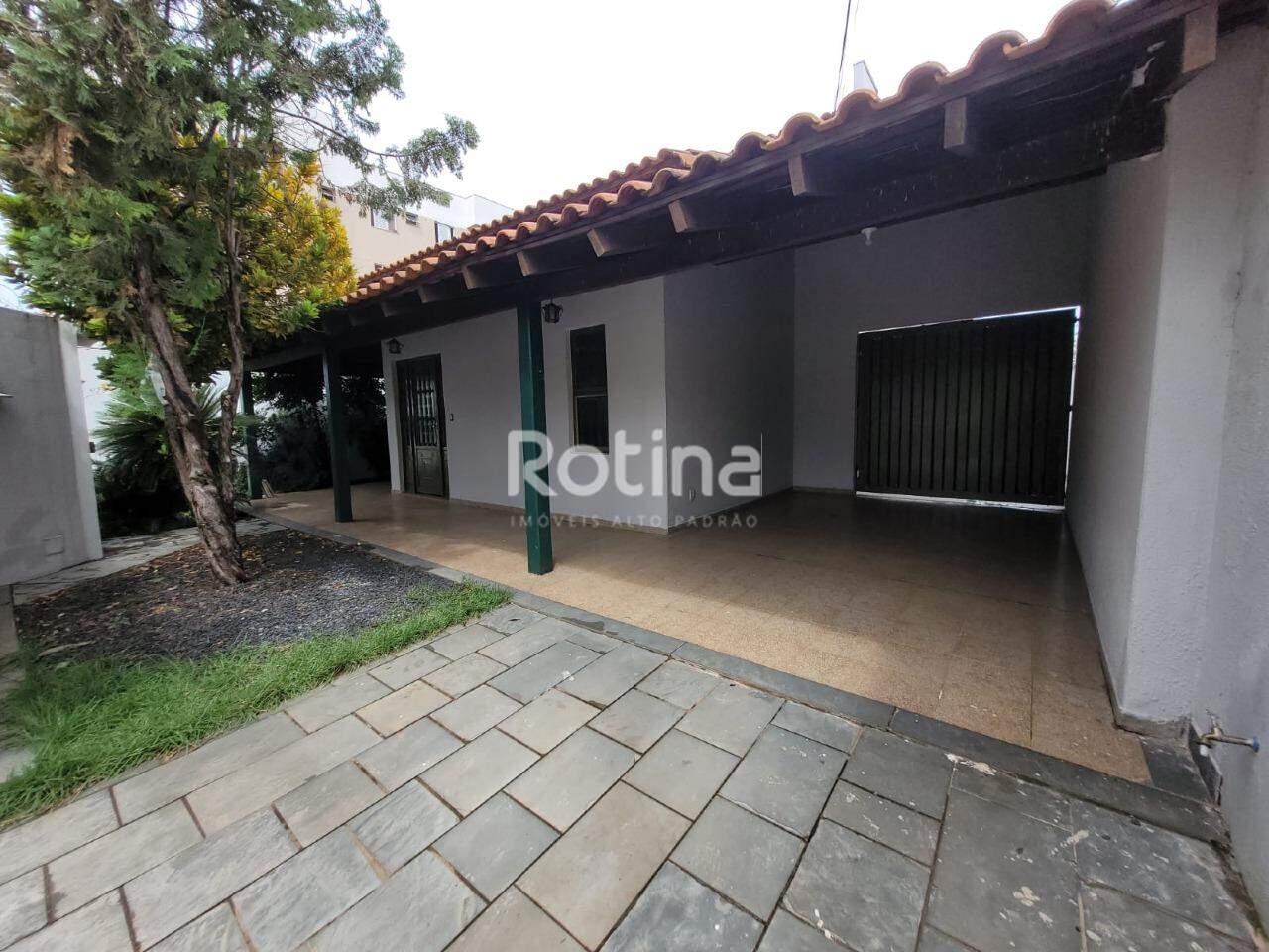 Casa à venda, 3 quartos em Uberlândia no bairro Santa Mônica no valor de R$ 790.000,00 - Rotina Imobiliária: 