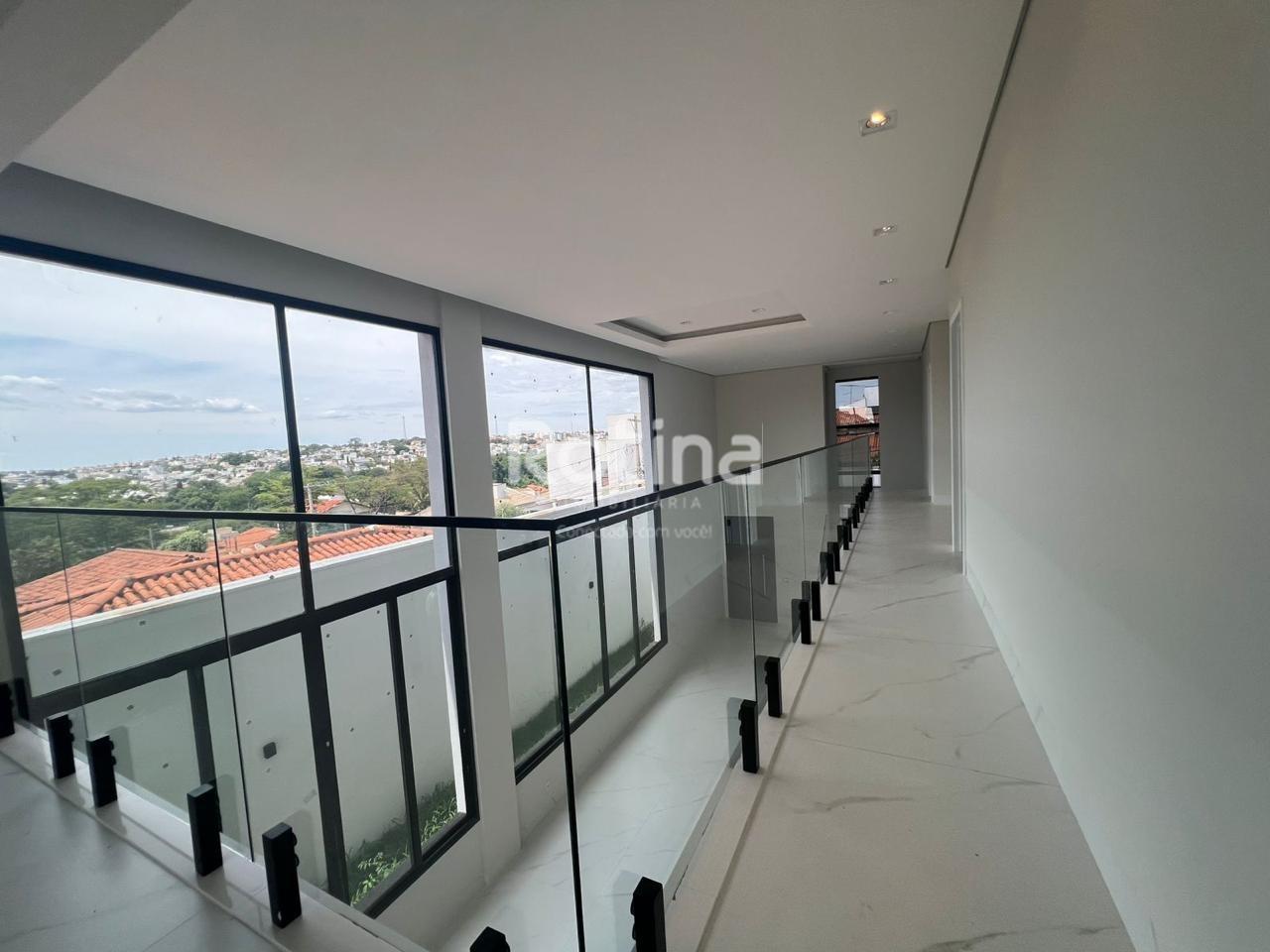 Casa à venda, 4 quartos em Uberlândia no bairro Cidade Jardim no valor de R$ 2.400.000,00 - Rotina Imobiliária: 