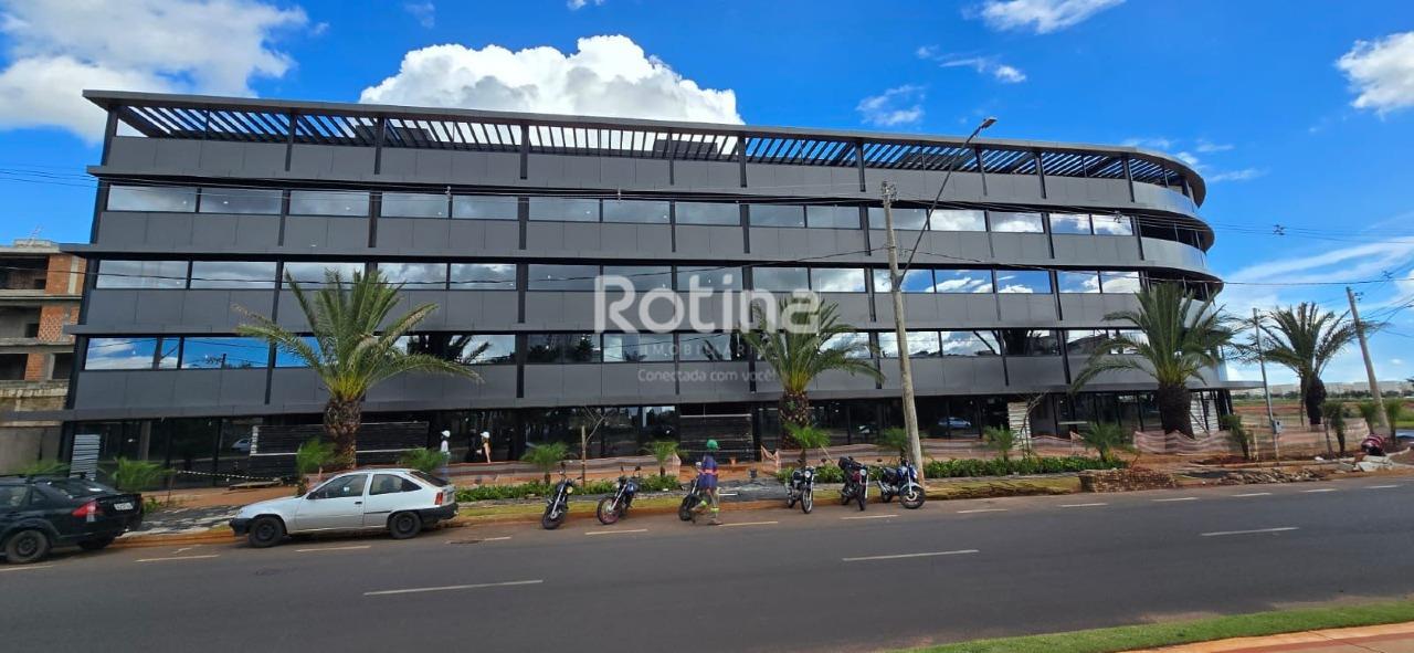 Sala para alugar, em Uberlândia no bairro Shopping Park no valor de R$ 7.500,00 - Rotina Imobiliária: 