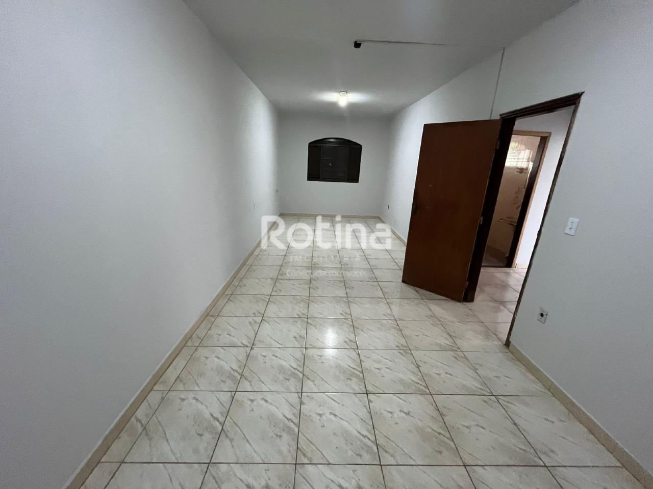 Comercial para alugar, em Uberlândia no bairro Umuarama no valor de R$ 4.000,00 - Rotina Imobiliária: 