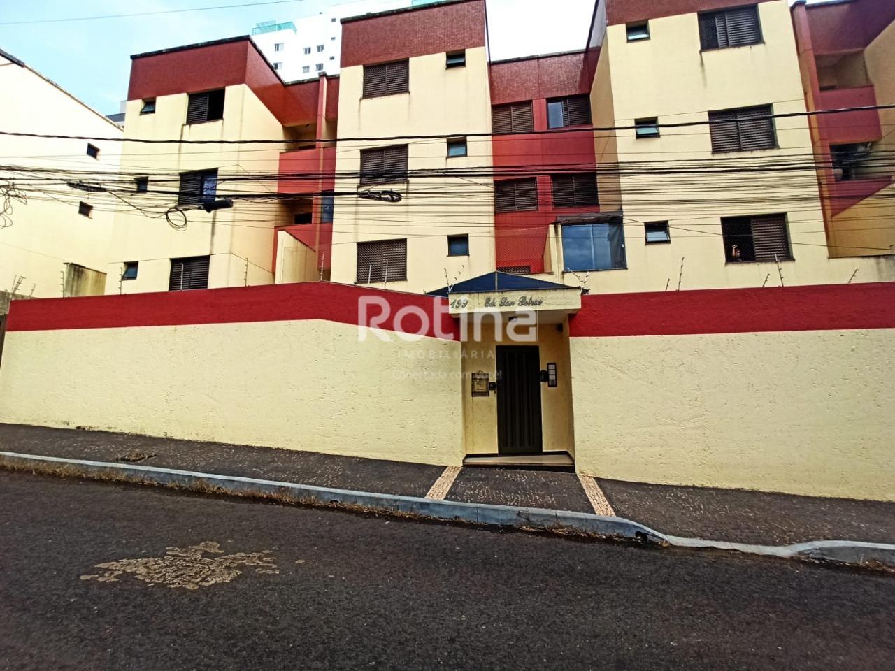 Apartamento para alugar, 3 quartos em Uberlândia no bairro Patrimônio no valor de R$ 2.000,00 - Rotina Imobiliária: 