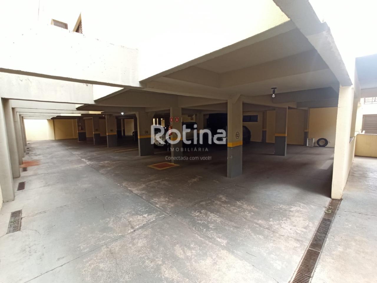 Apartamento para alugar, 3 quartos em Uberlândia no bairro Patrimônio no valor de R$ 2.000,00 - Rotina Imobiliária: 