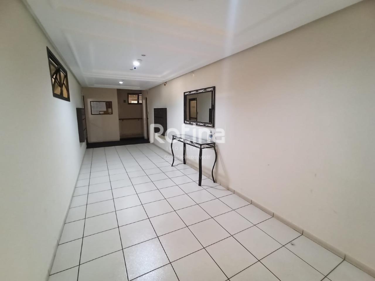 Apartamento para alugar, 3 quartos em Uberlândia no bairro Patrimônio no valor de R$ 2.000,00 - Rotina Imobiliária: 