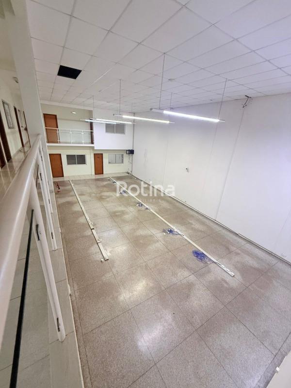 Comercial para alugar, em Uberlândia no bairro Santa Mônica no valor de R$ 17.000,00 - Rotina Imobiliária: 