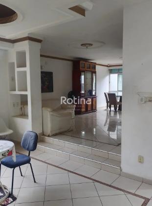 Casa para alugar, 5 quartos em Uberlândia no bairro Tabajaras no valor de R$ 4.500,00 - Rotina Imobiliária: 