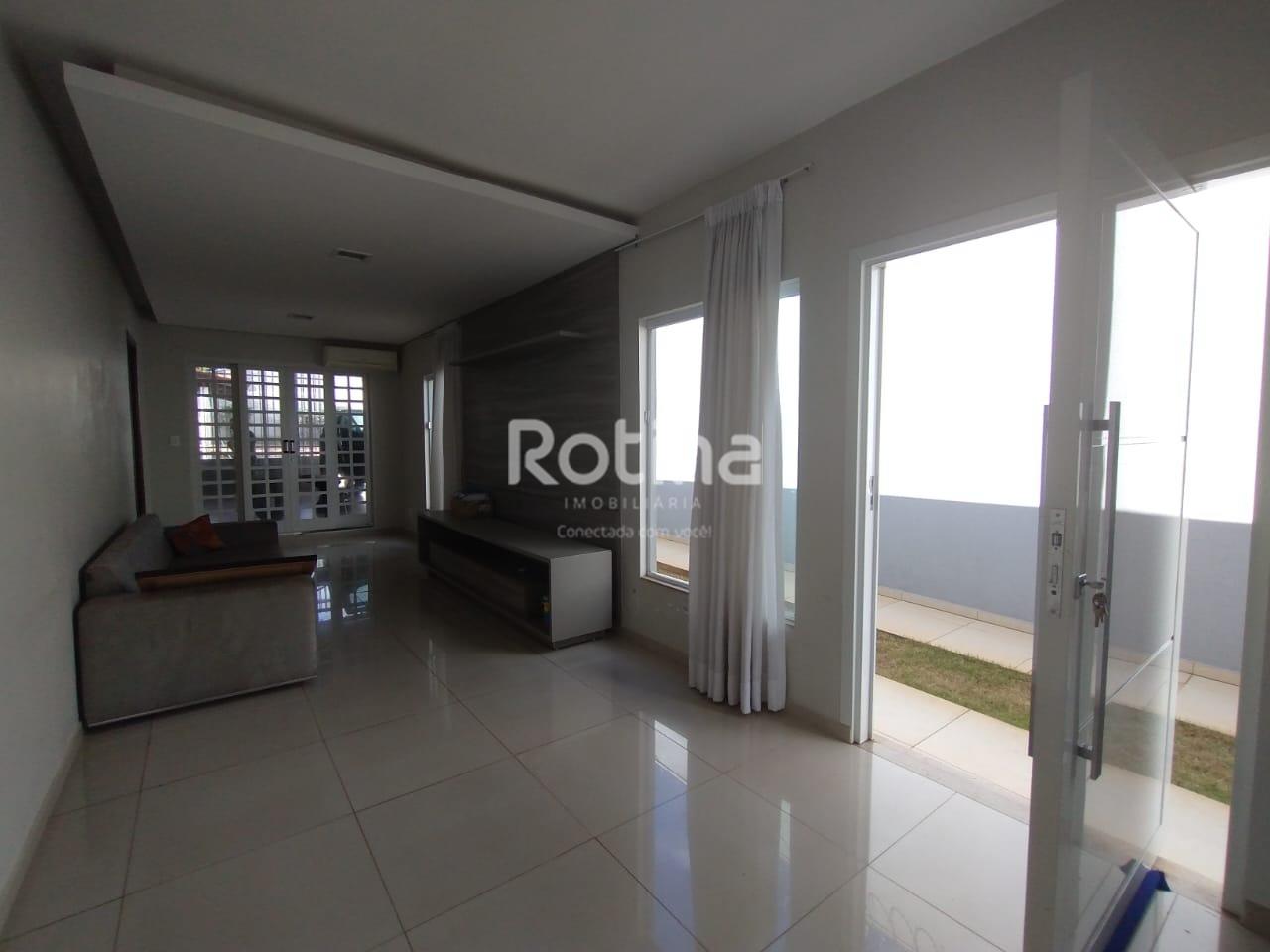 Casa para alugar, 3 quartos em Uberlândia no bairro Brasil no valor de R$ 3.800,00 - Rotina Imobiliária: 